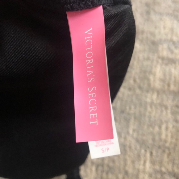 Black string bikini top - Picture 3 of 3